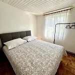 Jakov Apartmán