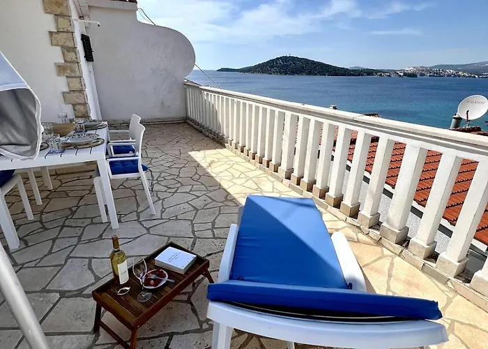 Apartment Jakov Razanj